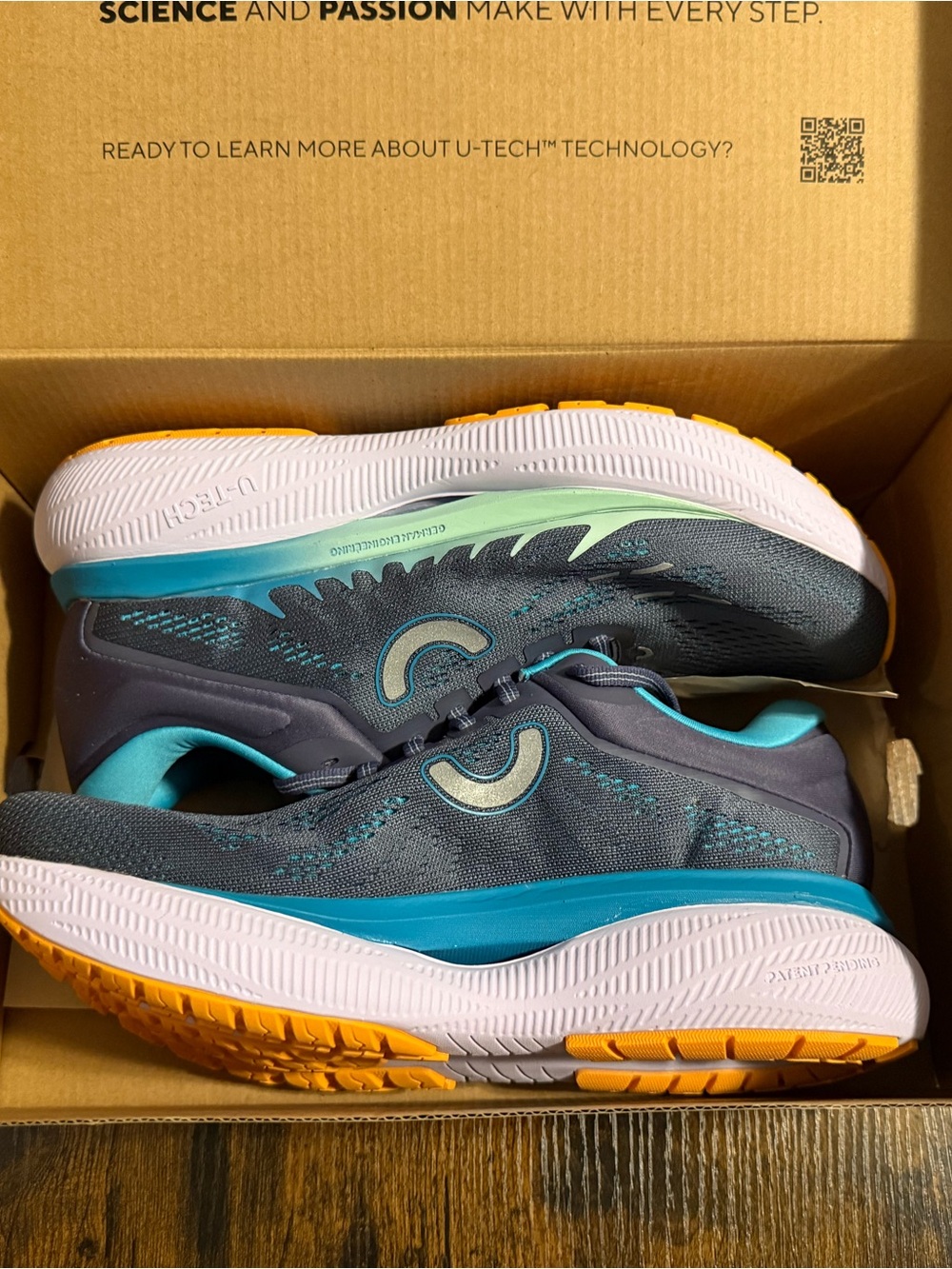 Women's True Motion U-TECH Aion Running Shoes Size 9